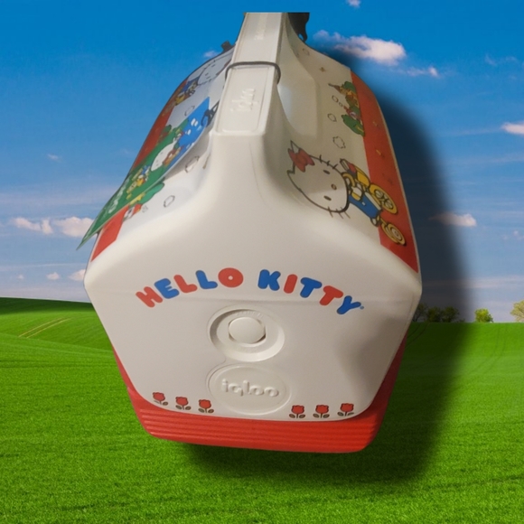 SANRIO HELLO KITTY X IGLOO Mini Cooler - Picture 6 of 7